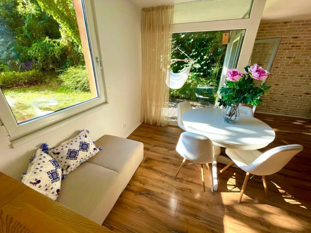 70M2 Romantic Living In The Old Town With Garden Братислава Екстер'єр фото