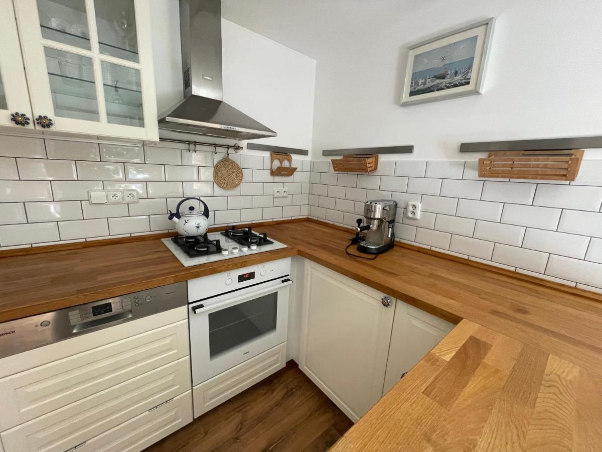 70M2 Romantic Living In The Old Town With Garden Братислава Екстер'єр фото