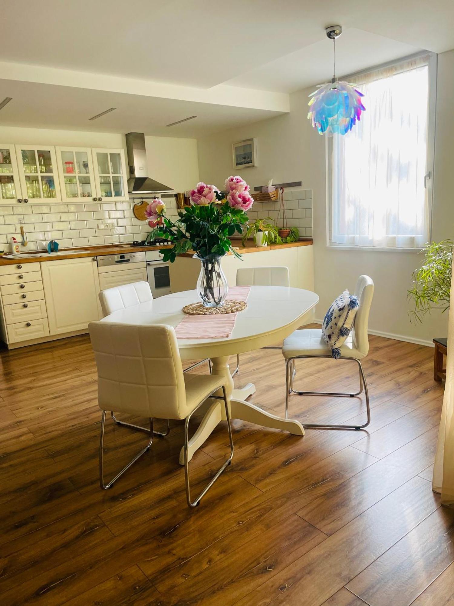 70M2 Romantic Living In The Old Town With Garden Братислава Екстер'єр фото